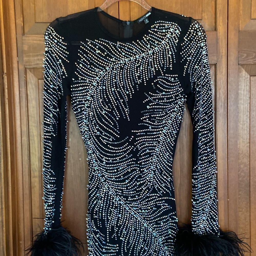 🔥 GORGEOUS BEADED SHEER BLACK LONG SLEEVE DRESS W/BLACK FEATHER TRIM~SM - Picture 4 of 17